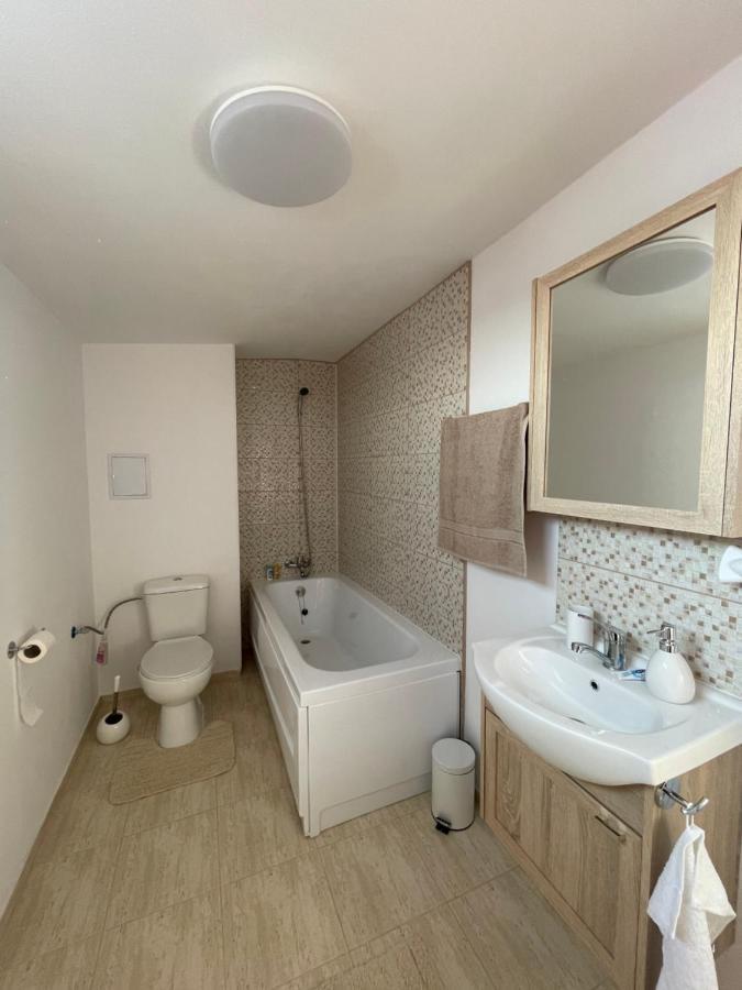 Jokai Apartments Nr9, Code Entry Sfantu Gheorghe  ภายนอก รูปภาพ
