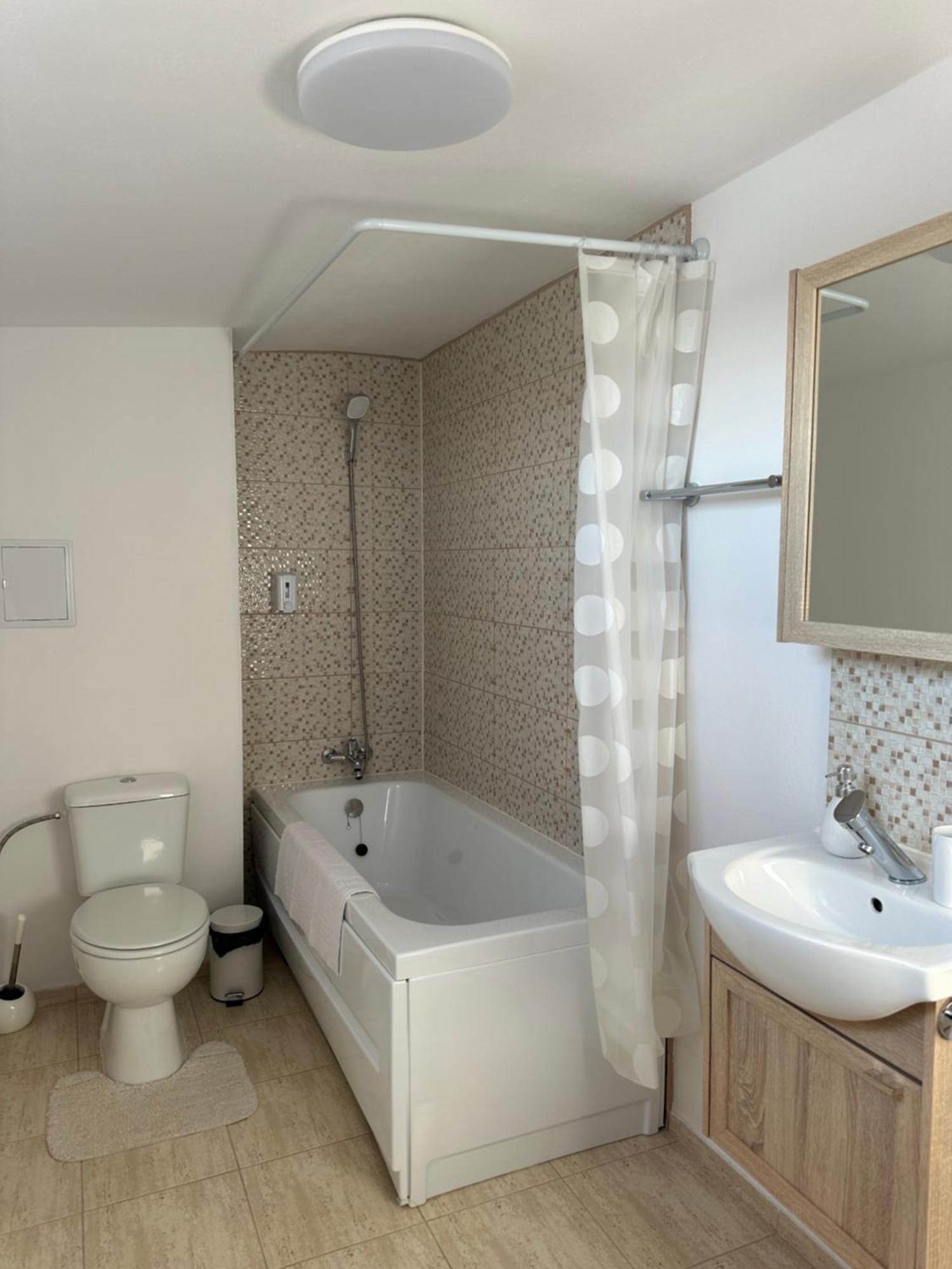Jokai Apartments Nr9, Code Entry Sfantu Gheorghe  ภายนอก รูปภาพ